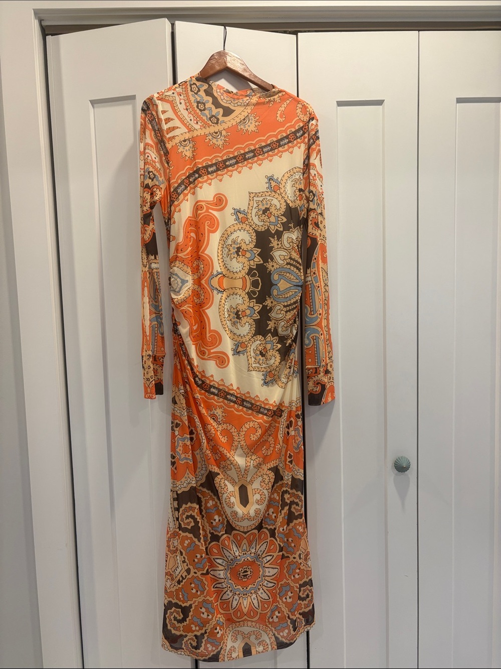 Farm rio nwot Orange Paisley Long Sleeve Maxi Dress